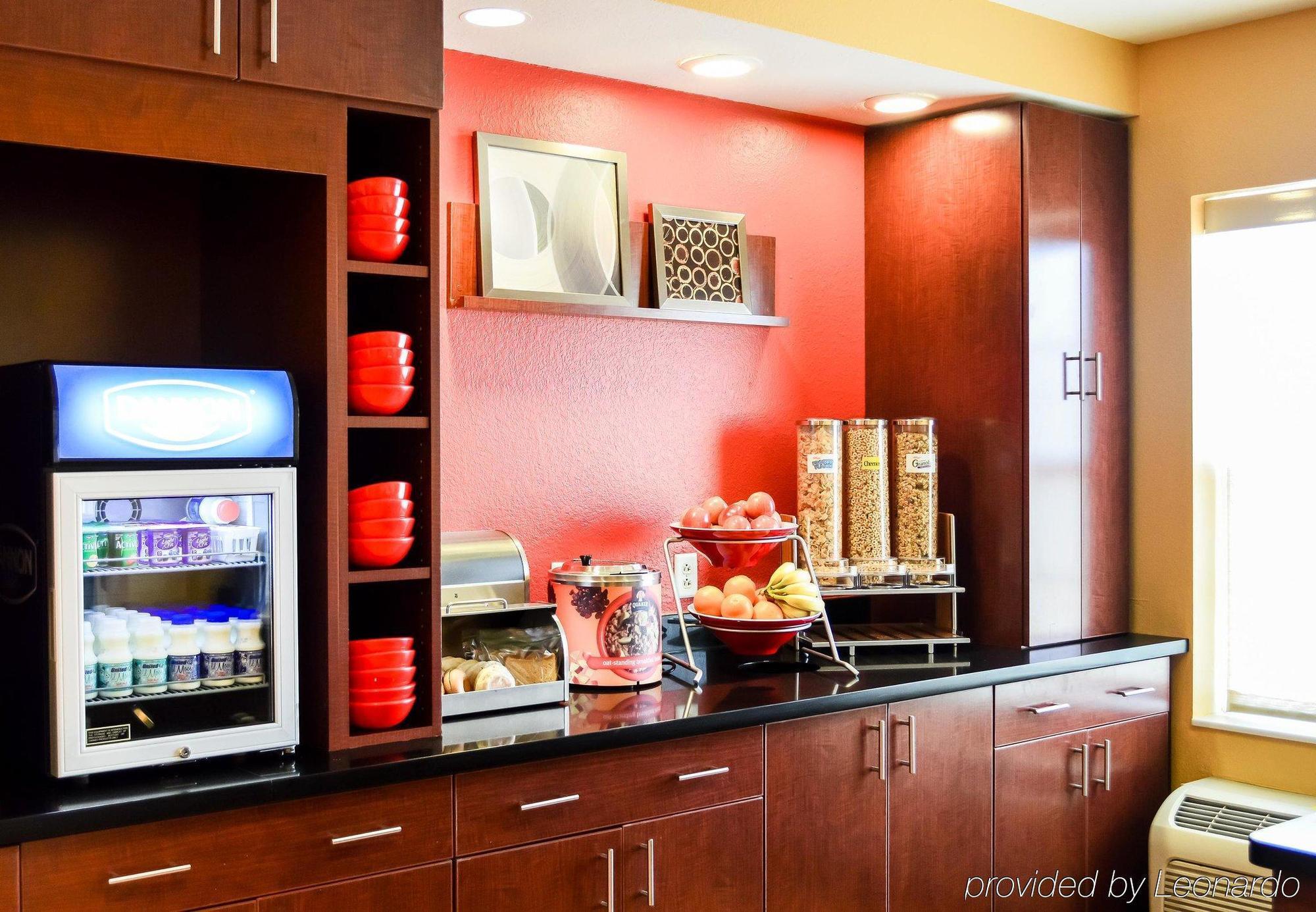 Towneplace Suites Stafford Εξωτερικό φωτογραφία