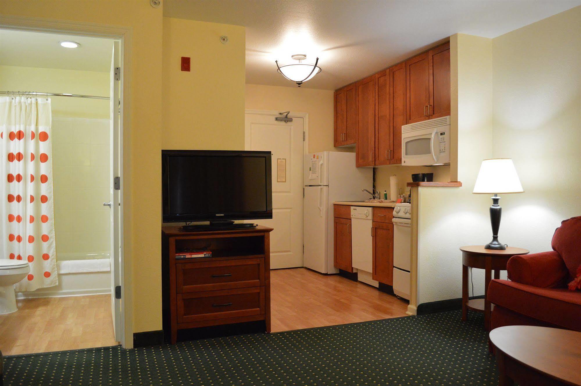 Towneplace Suites Stafford Εξωτερικό φωτογραφία