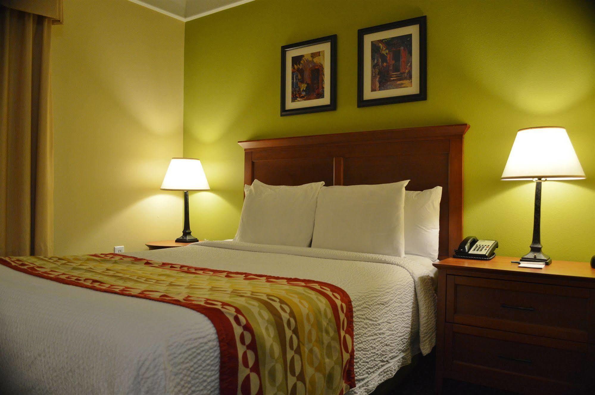Towneplace Suites Stafford Εξωτερικό φωτογραφία